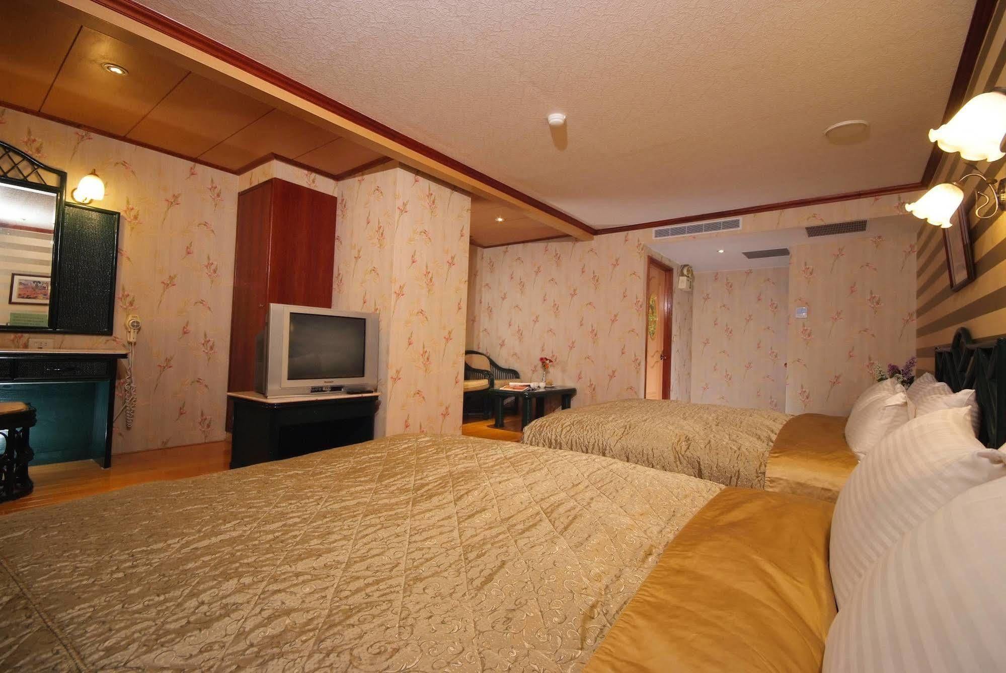 Pink Lotus Hotel Taipei Exterior photo